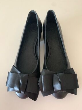 CHARLESTON SHOE CO. Charlotte Black Bow Ballet Flats